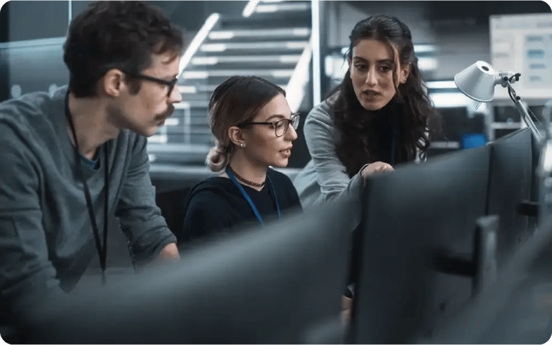 SWR_Employee-Using-AI-Dashboards_IMG-07