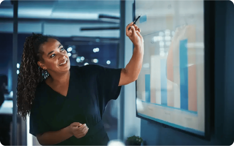 SWR_Software-Employee-works-on-Laptop_IMG-05